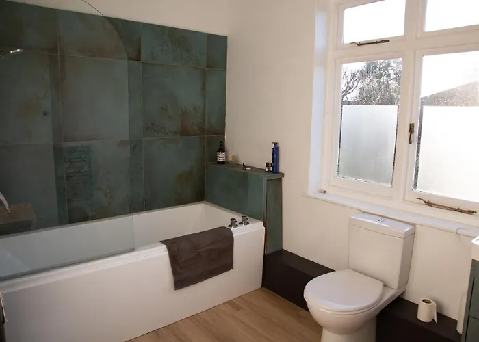 Cherry Tree 招待所 *