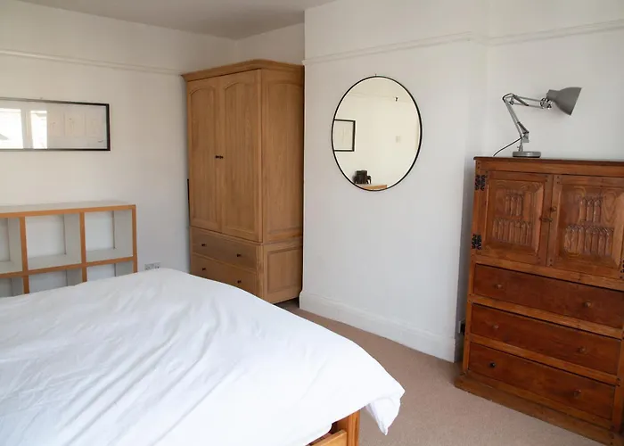 Cherry Tree Guest house Bristol